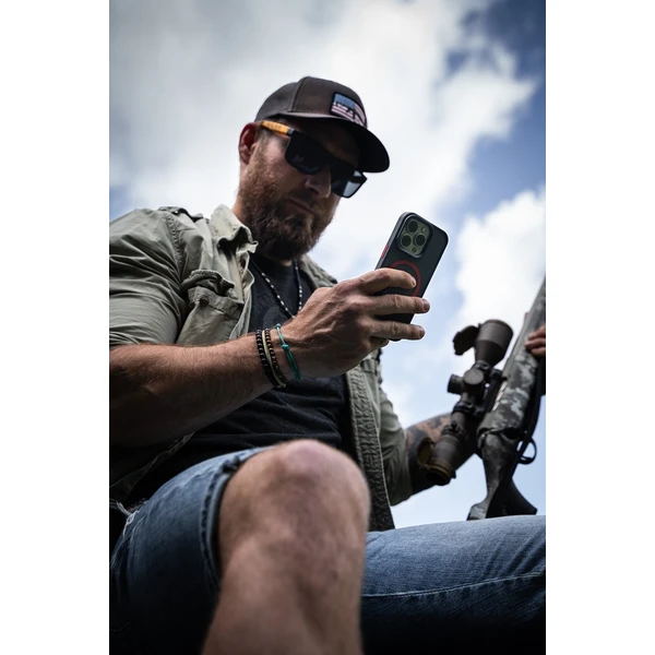 Tactical MagForce Hyperstealth 2.0 Kryt pre iPhone 16 Pro Max Black/Red - Puzdra - Obrázok 3d281b6ab33a4781b83adca83d069937