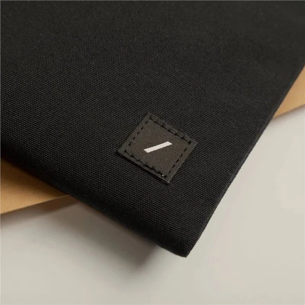 Native Union WFA Stow Lite Sleeve pouzdro Macbook 13" černé - Puzdra - Obrázok LLV3000K01