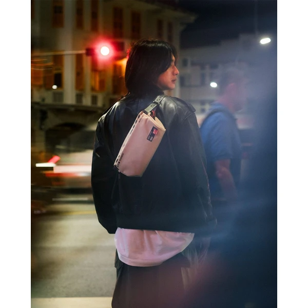 SKINARMA Fardel Crossbody béžovej - Popruhy a crossbody - Obrázok LZ93000J01